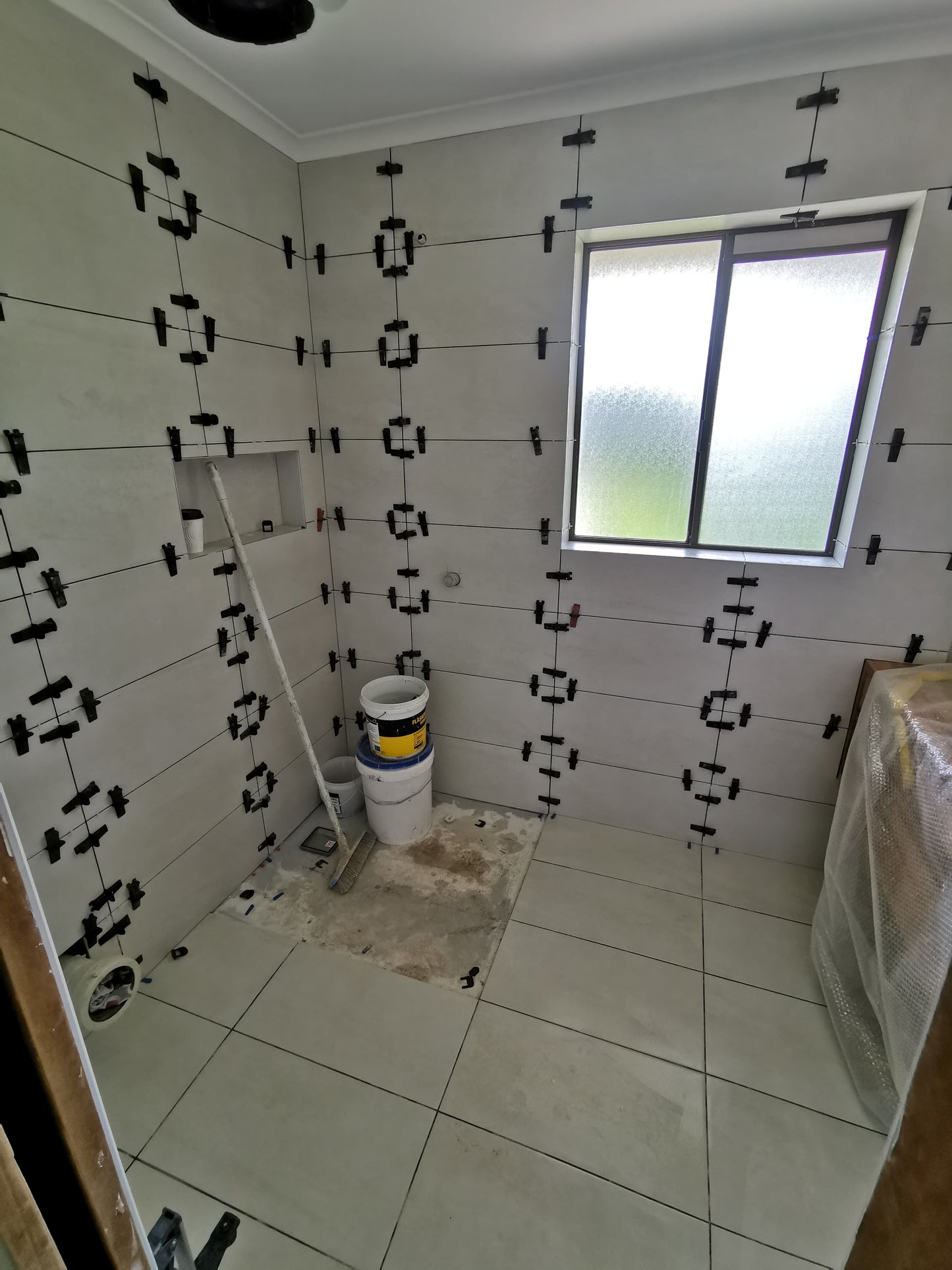 tile levelling clips